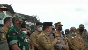 foto gubernur jambi menyambut aksi massa