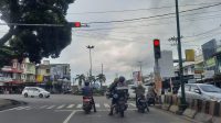 foto jalan simpang kawat