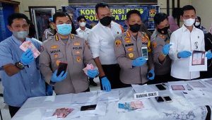 foto konferensi pers