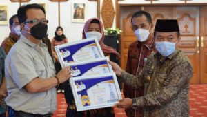 foto alharis gubernur