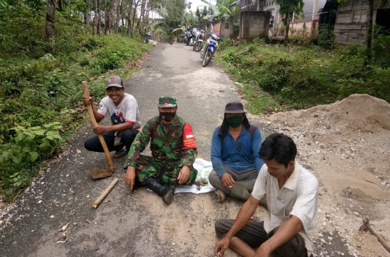 foto babinsa koramil02 tanah tumbuh