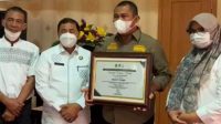 Bupati Bungo H.Mashuri Raih Penghargaan Kemnaker RI