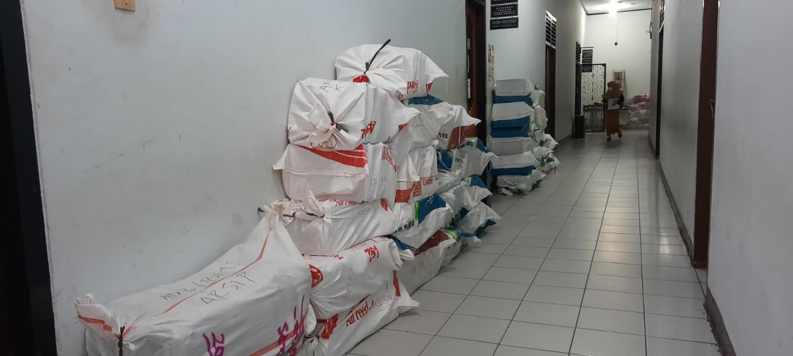 foto pindahan kantor