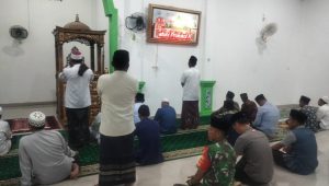 foto anggota kodim0416 di masjid