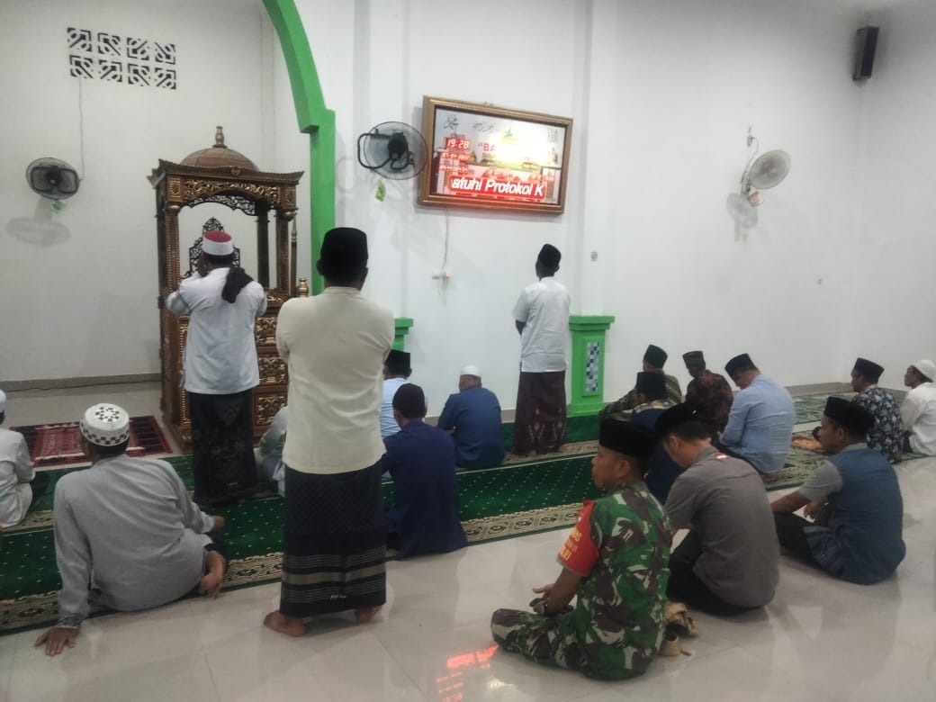 foto-anggota-kodim0416-di-masjid foto anggota kodim0416 di masjid