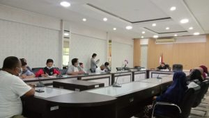foto-pedagang-ngadu-ke-dprd foto pedagang ngadu ke dprd