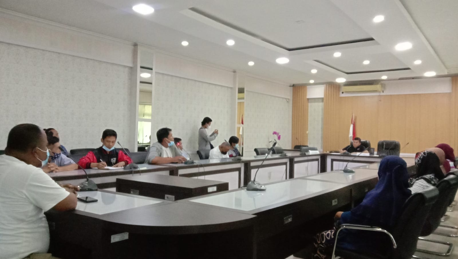 foto-pedagang-ngadu-ke-dprd foto pedagang ngadu ke dprd