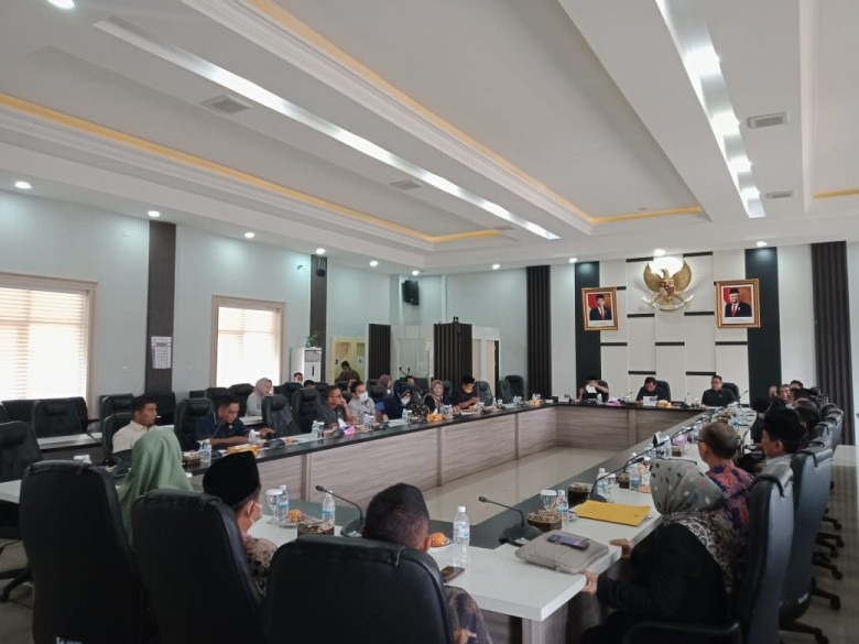 Komisi I DPRD Provinsi Jambi Gelar Fit and Proper Test Calon KIP 2022-2026