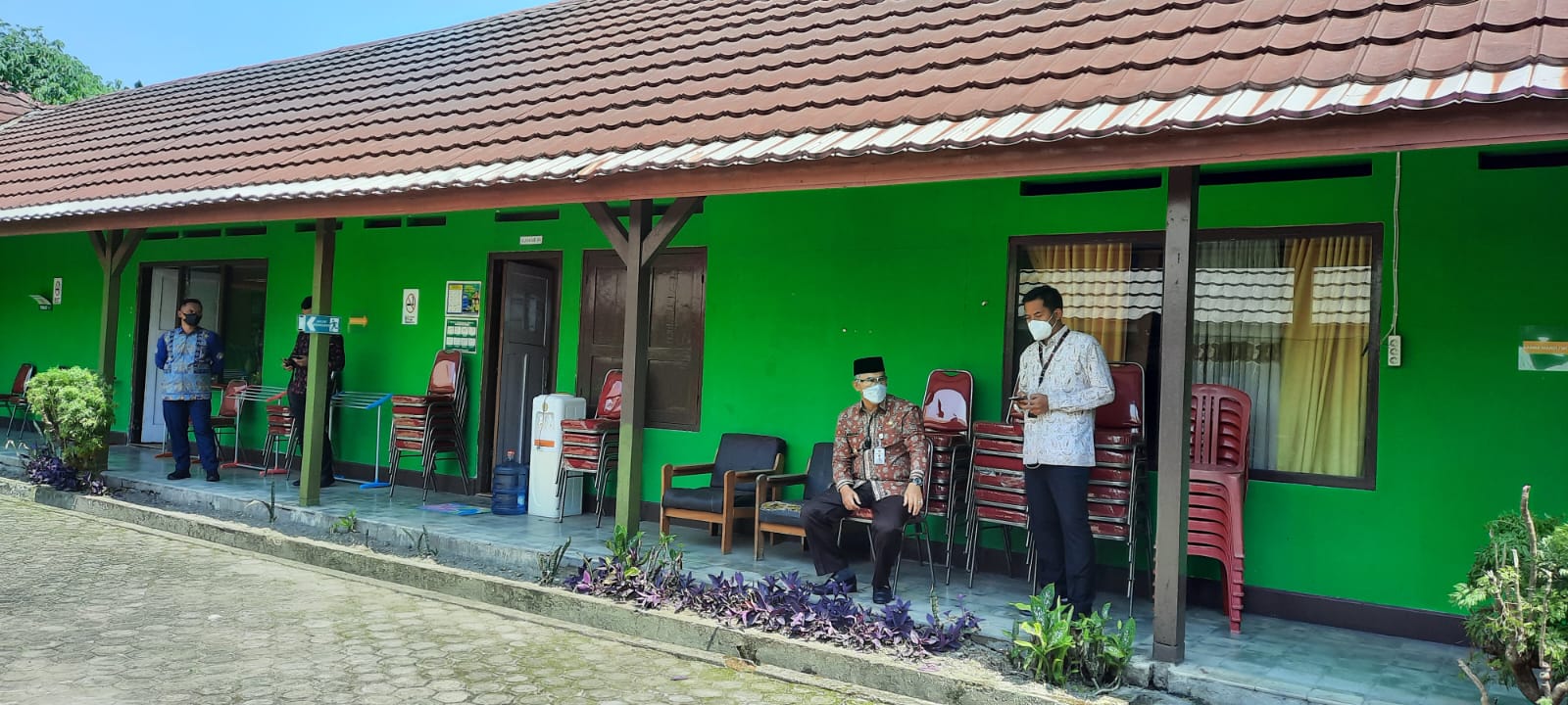 foto fasha tinjau graha lansia
