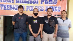 foto-pelaku-rs-saat-di-amankan-polres-bungo foto pelaku rs saat di amankan polres bungo