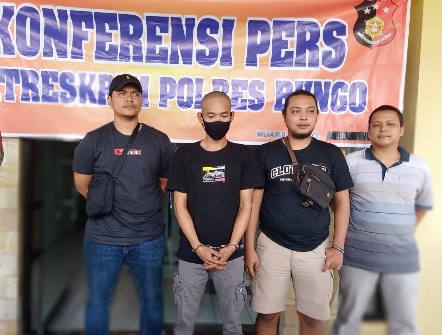 foto-pelaku-rs-saat-di-amankan-polres-bungo foto pelaku rs saat di amankan polres bungo