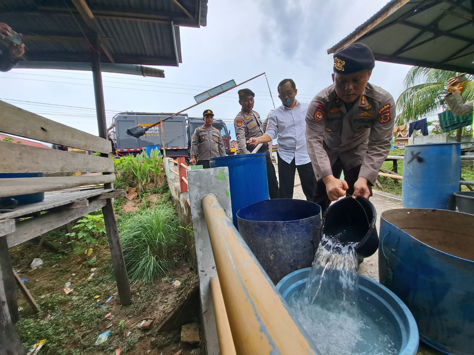 foto polda jambi supplay air bersih