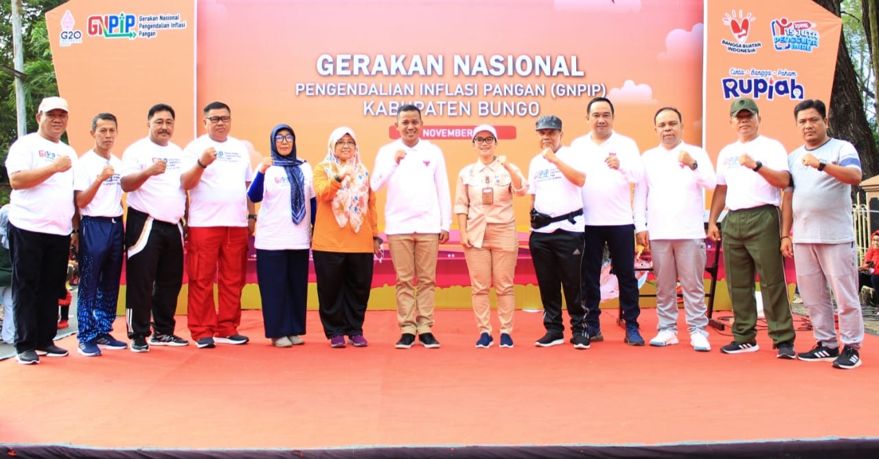 foto wakil bupati bungo apri foto bersama