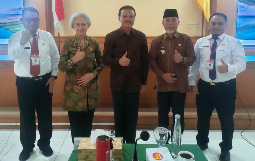 IMG-20221214-WA0037 Bupati Merangin H. Mashuri Jadi Mentor Seminar Diklat PKN II di Bali