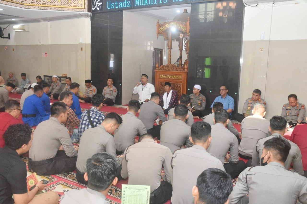 foto kapolda jambi ikuti binrohtal