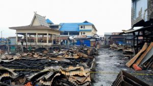 foto kios terbakar kuala tungkal