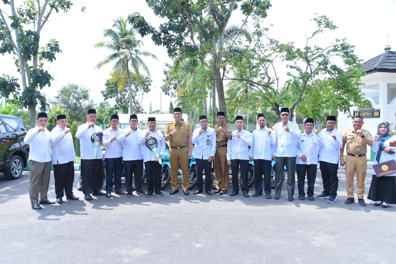 foto bupati batanghari m fadhil arief