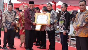foto-bupati-kabupaten-bungo-mashuri foto bupati kabupaten bungo mashuri 1