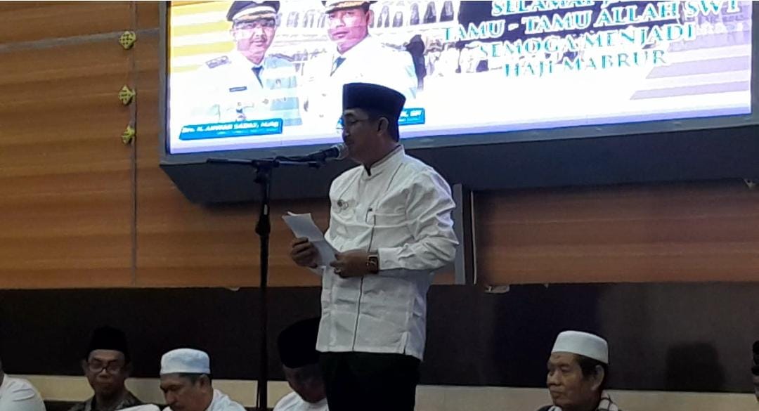 foto bupati kabupaten tanjab barat