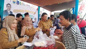 foto bupati tanjab barat h hairan