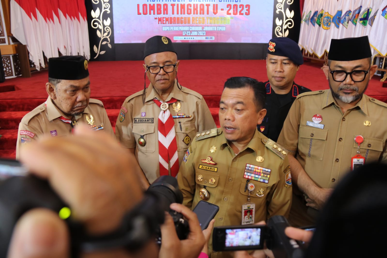 foto gubernur jambi alharis 3