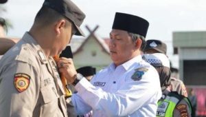 foto wakil bupati tanjab barat hairan