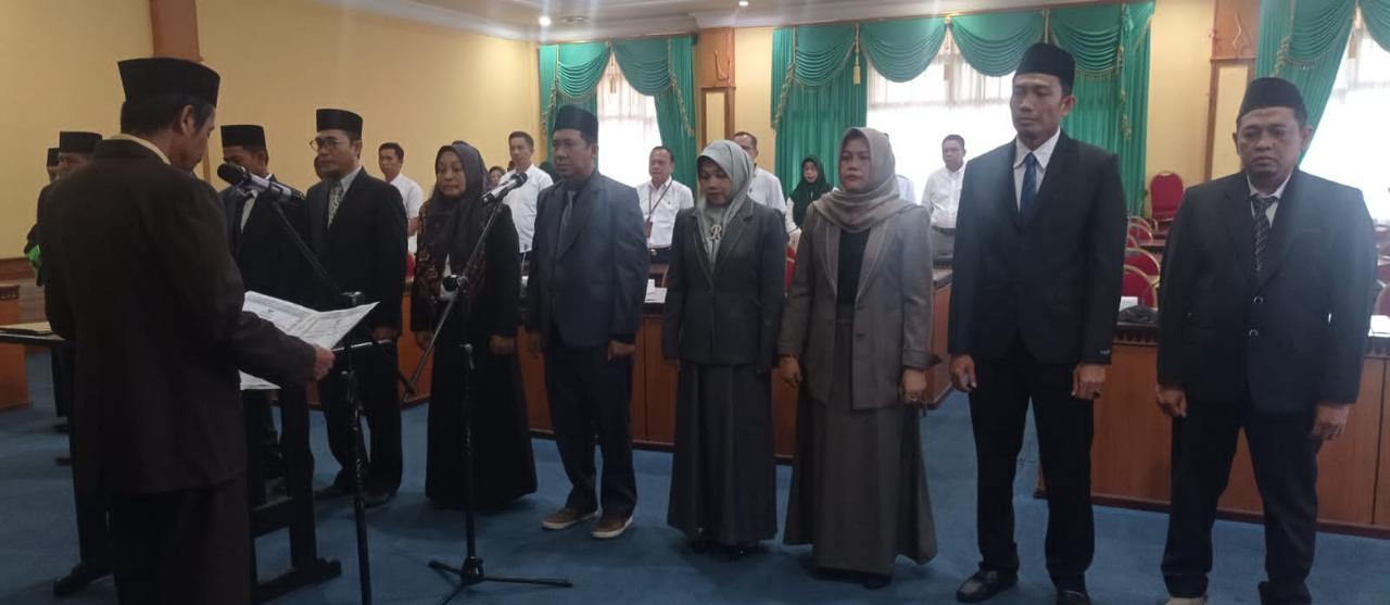 Bupati Batanghari yang Diwakili Oleh Sekda M.Azan Melantik 10 Pejabat Struktural Eselon III Dan IV