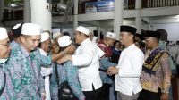 foto bupati bungo mashuri sambut jemaah haji