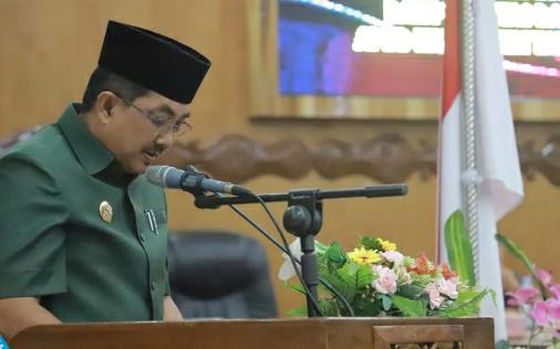 foto bupati tanjab barat anwar sadat 1