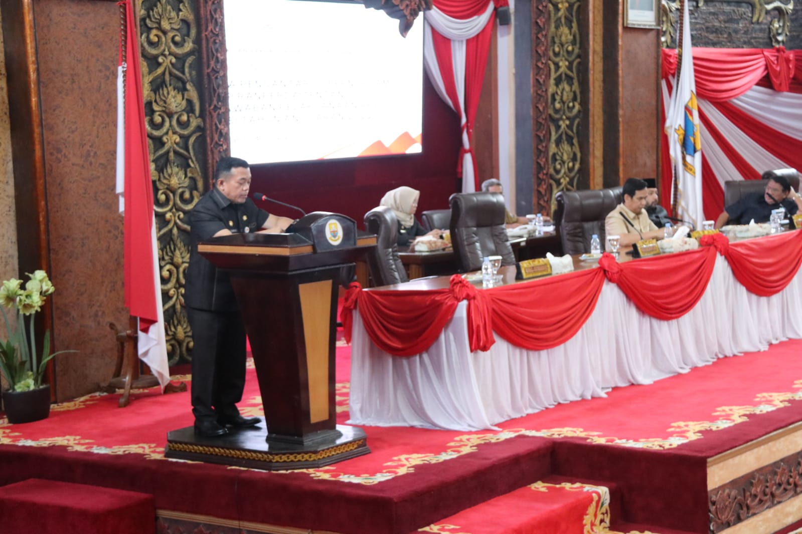 foto gubernur jambi alharis