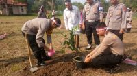 IMG-20230823-WA0005 Polres Bungo Melakukan Bhakti Sosial Penanaman Pohon, Mengusung Tema Polri Lestarikan Negeri "Penghijauan Sejak Dini"