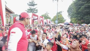 foto bupati bungo mashuri jalan sehat