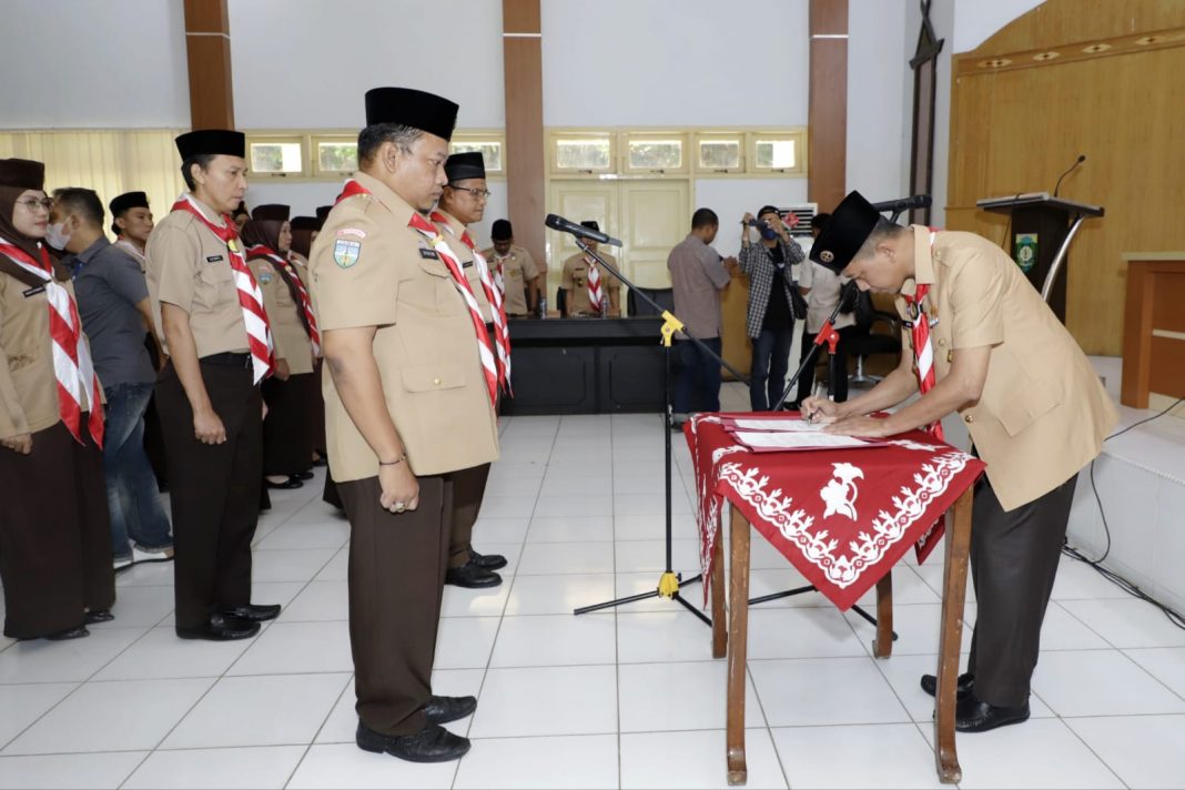 Wakil Bupati Bungo Selaku Ketua Kwarcab Pramuka Melantik Pengurus Saka Kalpataru 