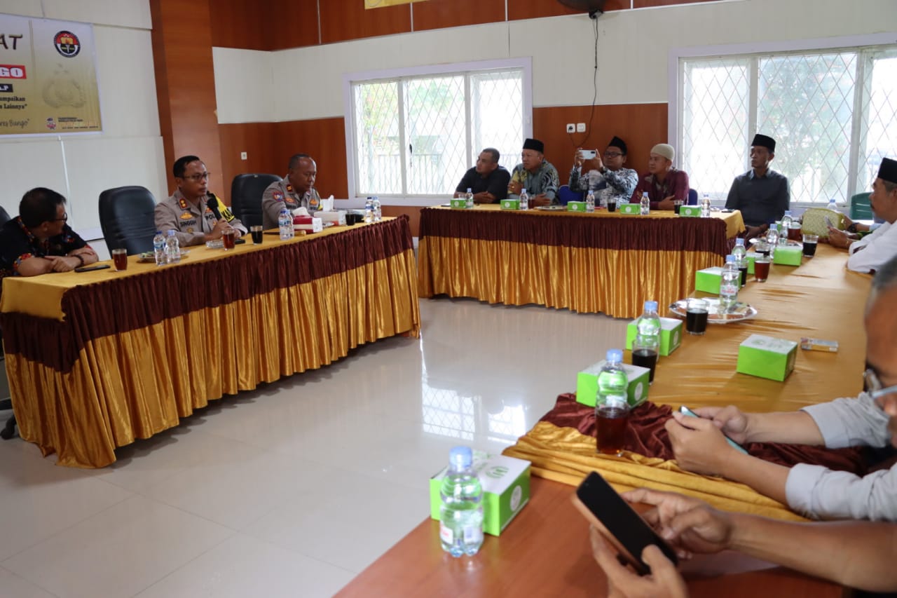 foto kapolres bungo jumat curhat