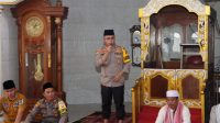 foto kapolres bungo sholat jumat