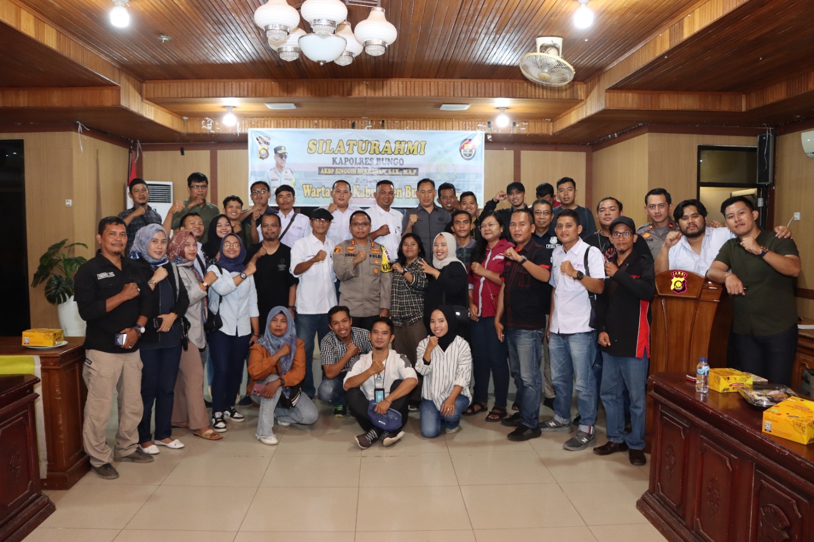 foto-kapolres-bungo-silahturahmi-dengan-insan-pers foto kapolres bungo silahturahmi dengan insan pers