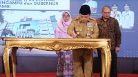 foto gubernur jambi teken mou kemenkes