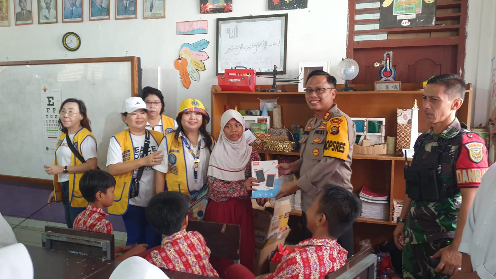 foto kapolresbungo bersama lionclub