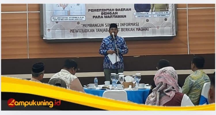 Pemkab Tanjab Barat Gelar Coffe Morning Bersama Insan Pers Bupati : Literasi Yang Positif Untuk Publik Penting.