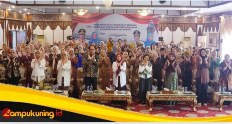 Hj. Hesti Haris Dorong Perajin Terus Berinovasi dan Jaga Warisan Budaya Daerah
