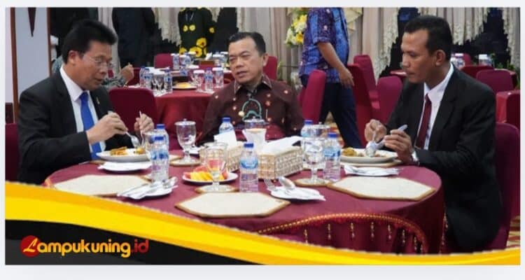 Gubernur Al Haris Ajak Pengurus Gereja HKBP Jambi Perkuat Kerukunan Antar Umat