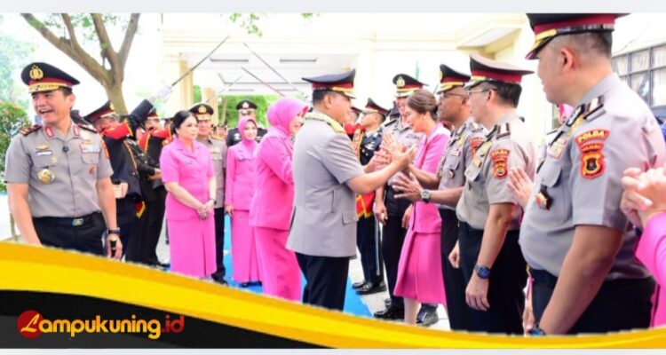 Kapolda Jambi Pimpin Pelepasan Wakapolda dalam Tradisi Penuh Makna