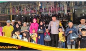 Senyum Lebaran di Atas Bus Polisi, Kapolres Tanjab Barat Ajak Anak Disabilitas Belanja Baju Baru.