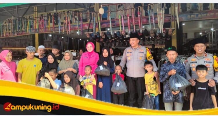 IMG_20260319_144339 Senyum Lebaran di Atas Bus Polisi, Kapolres Tanjab Barat Ajak Anak Disabilitas Belanja Baju Baru.