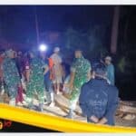 IMG_20260330_085615 Tanggap Bencana, Danramil Tanah Tumbuh Bersama Warga dan Forkopimcam Gotong Royong Bangun Jembatan Darurat Hingga Malam Hari