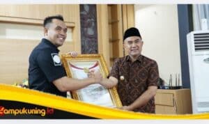 Ka Densus 88 Anti Teror Polri Berikan Penghargaan Kepada Bupati Bungo Dedy Putra