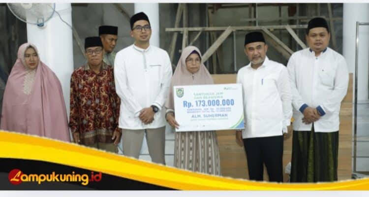 Bupati Bungo Dedy Putra Bersama Wakil Bupati Ustadz Tri Wahyu Hidayat Safari Ramadhan di Dusun Sumber Harapan
