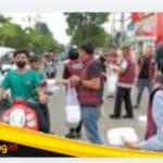 Satresnarkoba Polres Bungo Berbagi Takjil untuk Masyarakat di Bulan Ramadhan