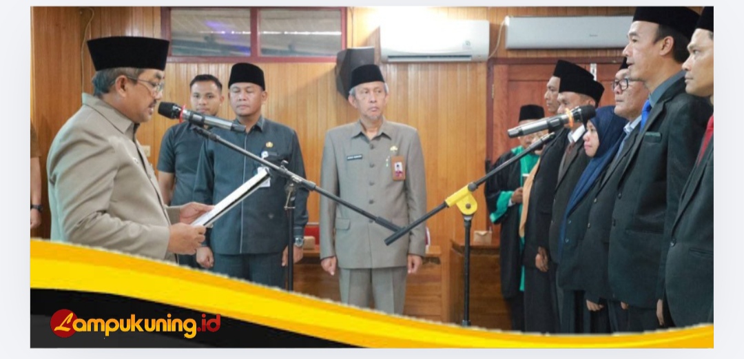 Bupati Anwar Sadat Tekankan Integritas dan Kolaborasi Saat Lantik Pejabat Manajerial dan Non-Manajerial Pemkab Tanjab Barat.