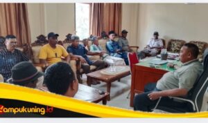 IMG_20260417_153558 Sengketa Batas Memuncak, Warga Sungai Bengkal Geruduk Kantor Camat: “Mana Janji Pertemuan dengan Bupati?”